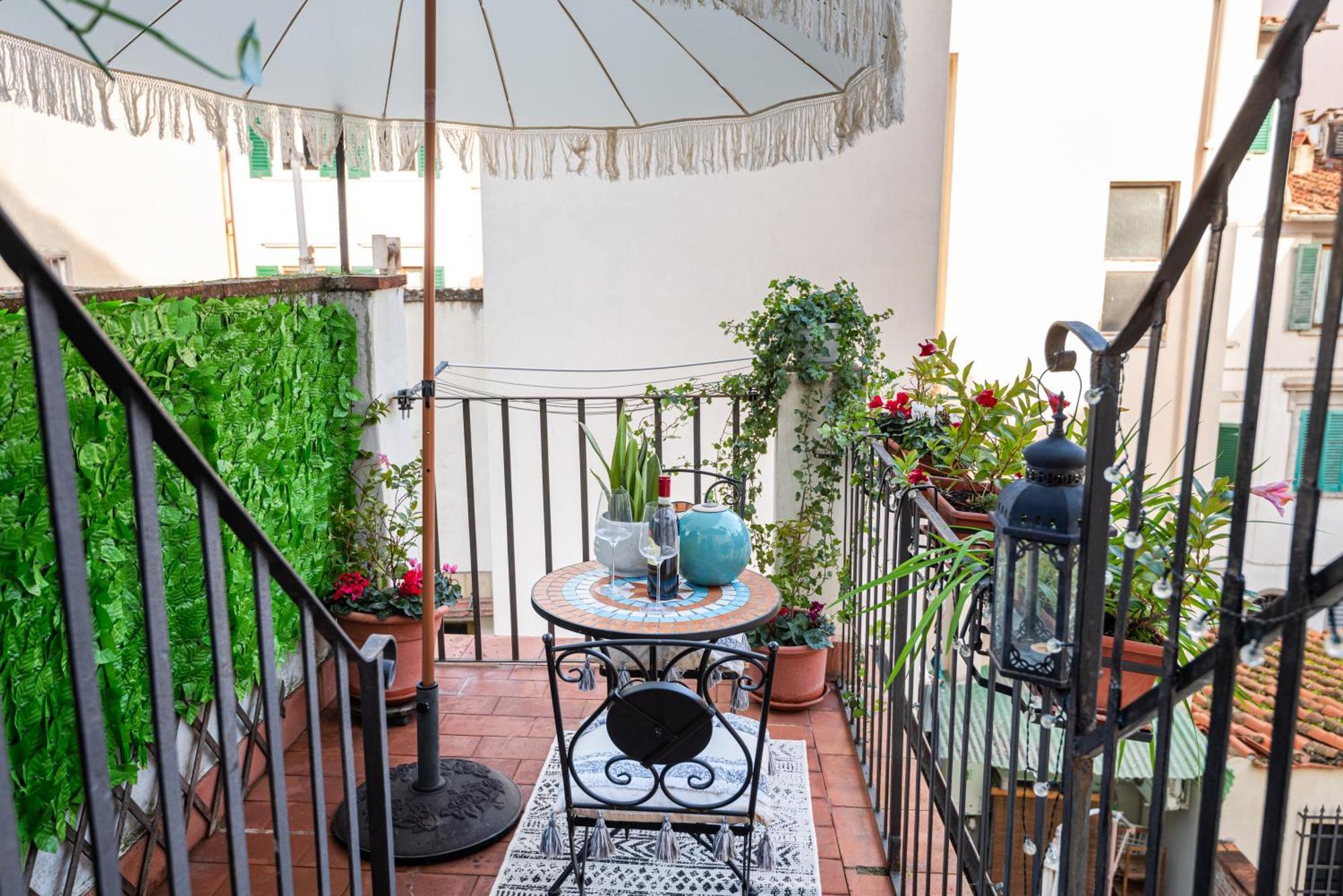 House Of Happy Hours With Terrace ฟลอเรนซ์ ภายนอก รูปภาพ
